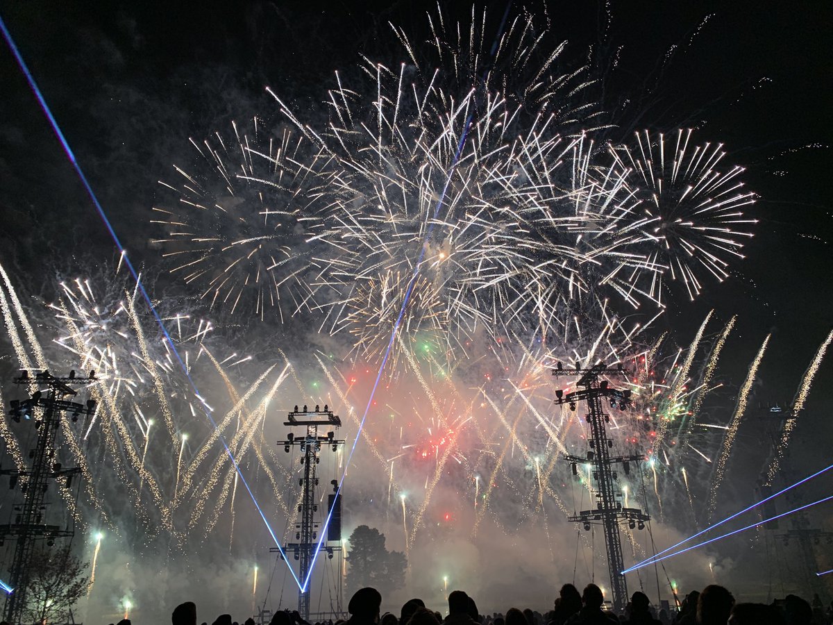 Yesterday we watched the Alton Towers Fireworks 🎇 We are back again today for the final day of the fireworks.