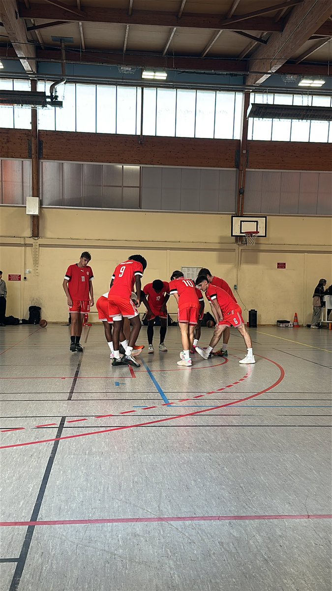keentela's tweet photo. U21 Cholet vs Hermine de Nantes 
Regional Level 

Nantes is undefeated this season and Cholet ranks 2nd behind with a 2-2 record 

Today my focus is on : 

Isaac Sadik
6’6 wing
Looking for a school next year 

Evan Foisseau 
6´3 who played AAU this summer https://t.co/QqhzEIBTRm