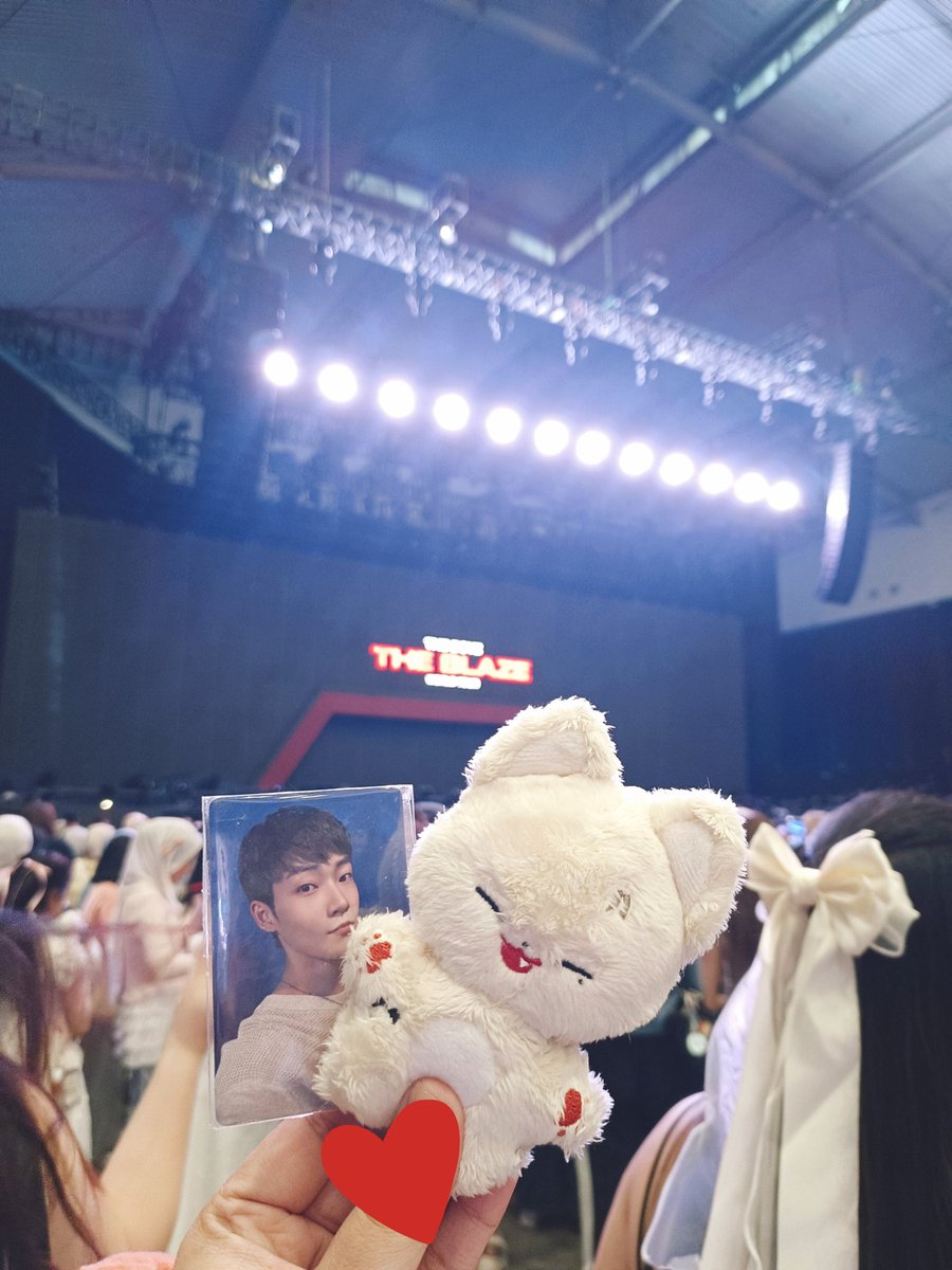 hourlykevins's tweet image. 190622 THE CASTLE in Jakarta✅
220711 THE B ZONE in Jakarta✅
230729 ZENERATION I in Jakarta✅
240824 ZENERATION II in Jakarta✅
251108 THE BLAZE in Jakarta✅

And I hope it&apos;s still counting. Thank you for all wonderful memories! May The Boyz &amp;amp; The Bs be together everlastingly❤