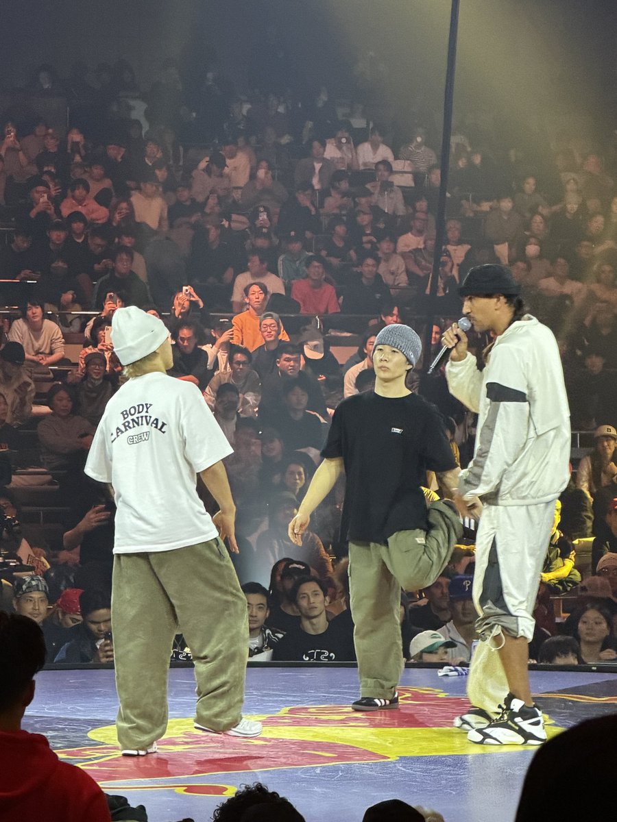 bboy_spin_Y's tweet photo. Red Bull BC ONE World finalめちゃすごかった...
Issinさんおめでとうございます！🔥

#bcone #breakin #issin https://t.co/enRLzbYOlq