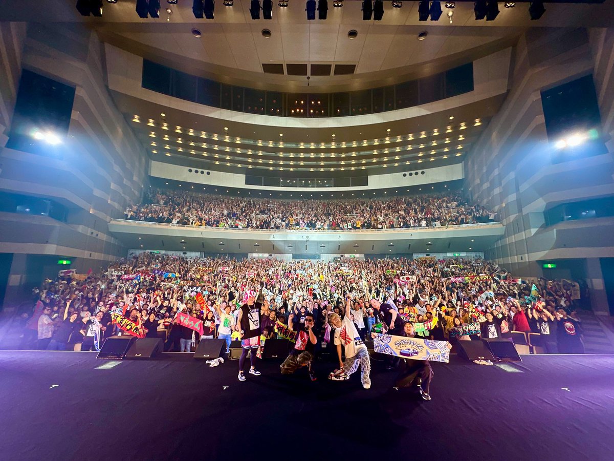 yuk__118's tweet photo. 土曜日が楽しみ過ぎて
ライブDVD見て、歌聞いて今から気分上げてく⤴️
地元でのLIVEにしか参戦した事ないけん
ちょっと不安もあるけど、思いっきり楽しむ！
 #湘南乃風 https://t.co/Kza3FSgtBX