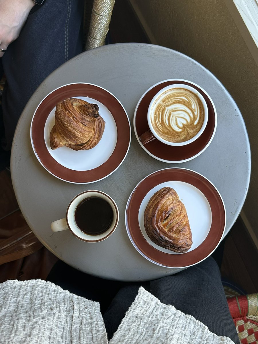レトロモダンなカフェに惹かれる