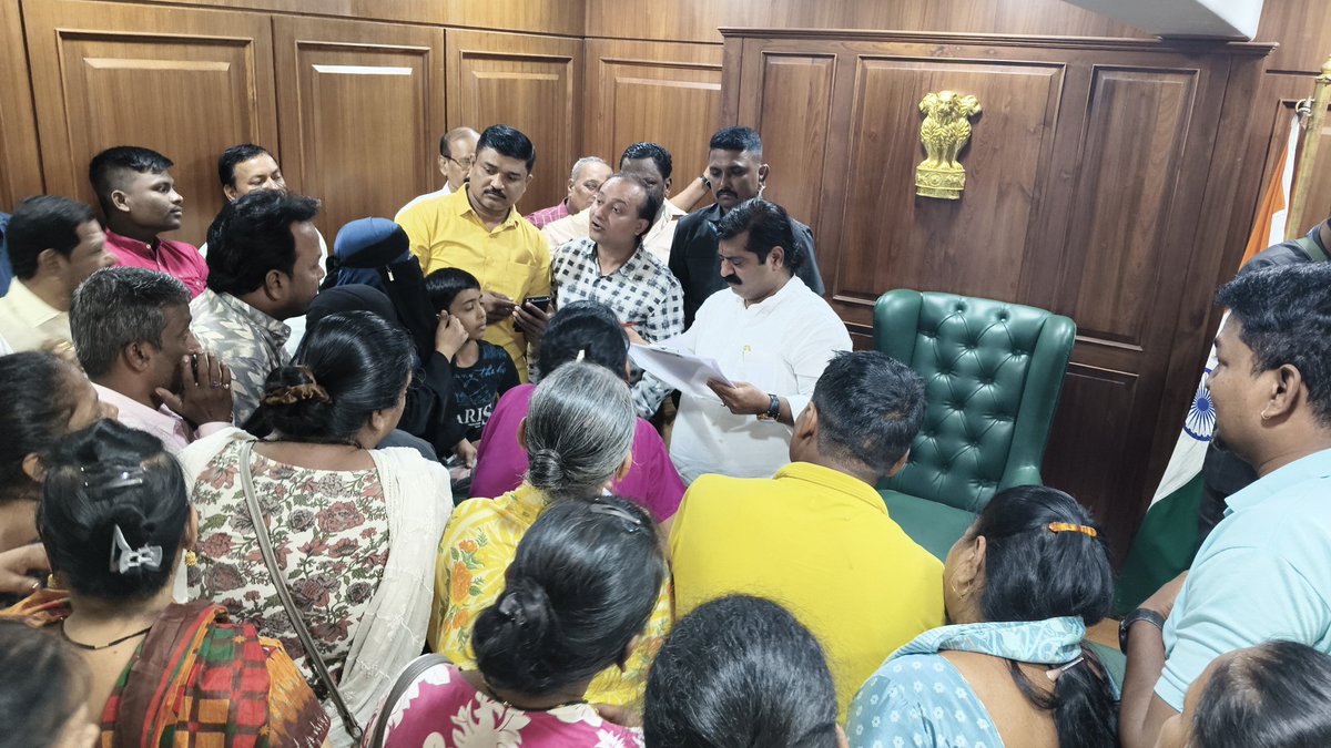 ramkadam's tweet photo. आमदार राम कदम
#राम दरबार#
 #DevendraFadnavis #BjpMumbai
#bjp #devendrafadnavis #devendrafadnavisformaharashtra
#bjpmahara#bjpghatkopar
#Ghatkopar #mahayuti
#bjp4ghatkopar
#ghatkopardiaries #WomenEmpowerment #SkillDevelopment #Udyog #SelfReliantWomen #महिला_सक्षमीकरण #शिलाईमशीनवाट https://t.co/WYlhiQJCS6