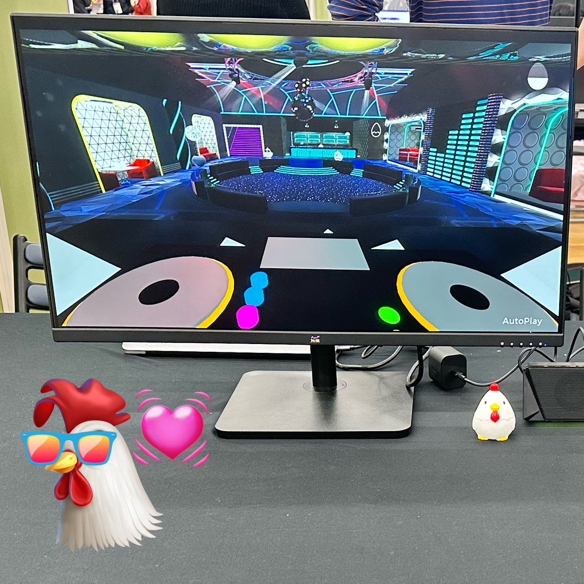 Jonny_dayo's tweet photo. 遊びに来てくれた方も、一緒に踊ってくれた方もみんなありがとうございました🐓🪩
コッコたちを眺めるだけのゲーム、鋭意開発中です👊🏽 https://t.co/gl4gqZrfcw