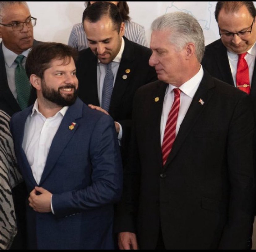 Seba_RT's tweet image. Con el vecino @JMilei  falta de respeto 
Pero con el dictador asesino HDP de Cuba 🇨🇺 
Puro amor ❤️

Este es @GabrielBoric  🐀 🐀🐀