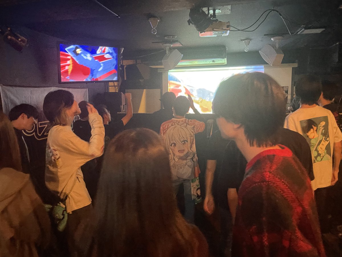 ea_dj_'s tweet photo. ╭
┊#ボカニソン ᯓ͙͘͡★
╰
リクエストオンリー❕
ありがとうございました😽💘

アニソンとボーカロイドが交互に流れるレギュほんと毎回楽しすぎてやばい😹✨

お客さんもたくさんでずっと盛り上がってて最高だった〜！

第3回目もあるらしい！
Twitterをチェック🏓
☑️@AGAINnicomiku 
☑️@vocanison https://t.co/mCO8nBP7gF