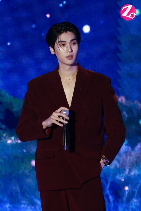 suhao91165357's tweet photo. ● Dunk is ready to take over the timeline! 💥
● Reply 🍓 if you’re trending with him today
● RT + tag friends to make #TeamDunk unstoppable 💖
DUNK X POCKY IDOL
#GMMTVPOCKYIDOL
#GMMTVPOCKYIDOL_FINALSTAGE https://t.co/08yTbEtLtn
