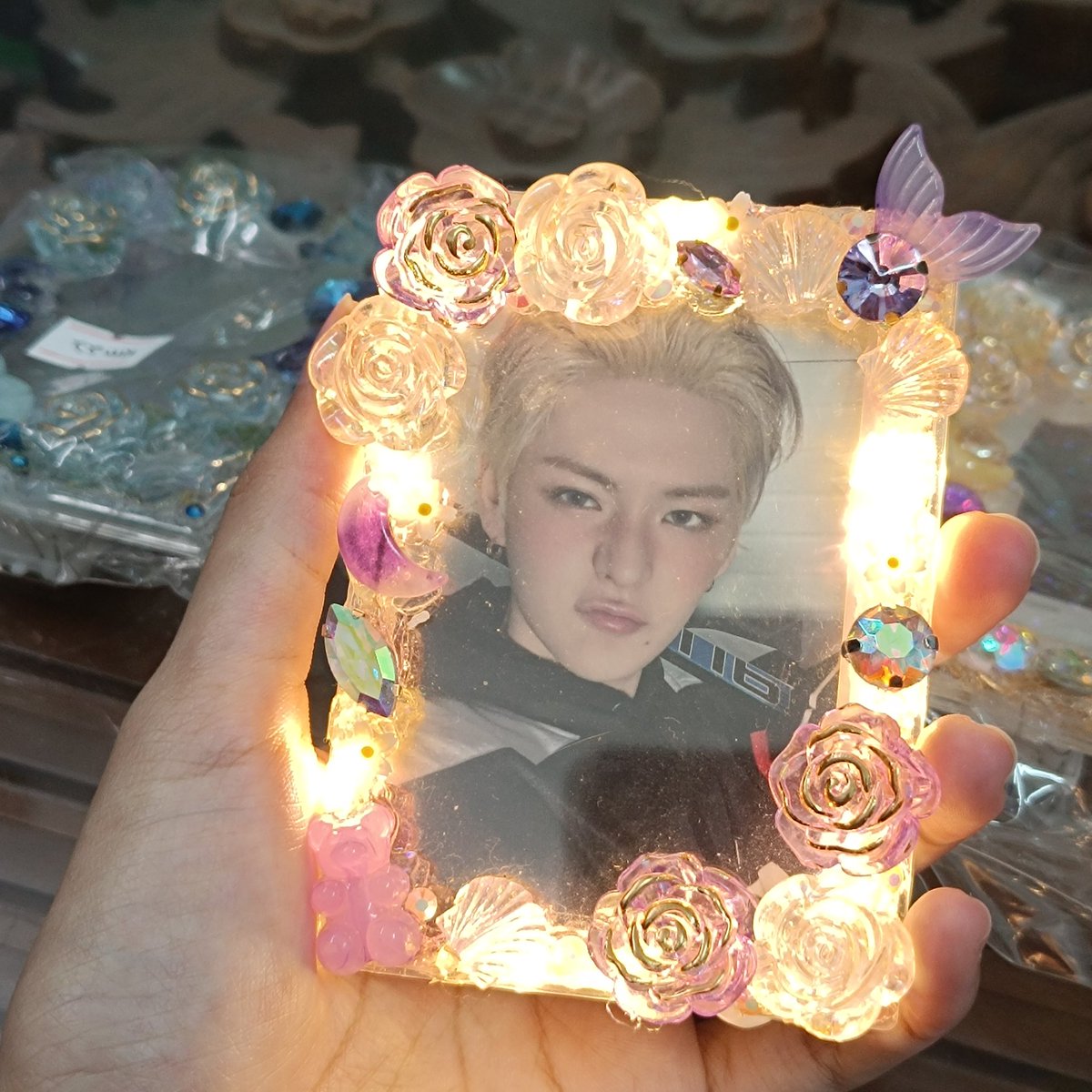 sasssyasya's tweet image. (help rt thank you!)
CLEARANCE SALE ‼️ 

LED Toploader RM18 ea
- dm for closeup
- postage or pickup Jake cse 22/11 lalaport
#pasartreasure #pasarenhypen #pasarsvt #pasarplave #pasarnct #pasartxt #pasarateez #pasarskz 
#pasarnct