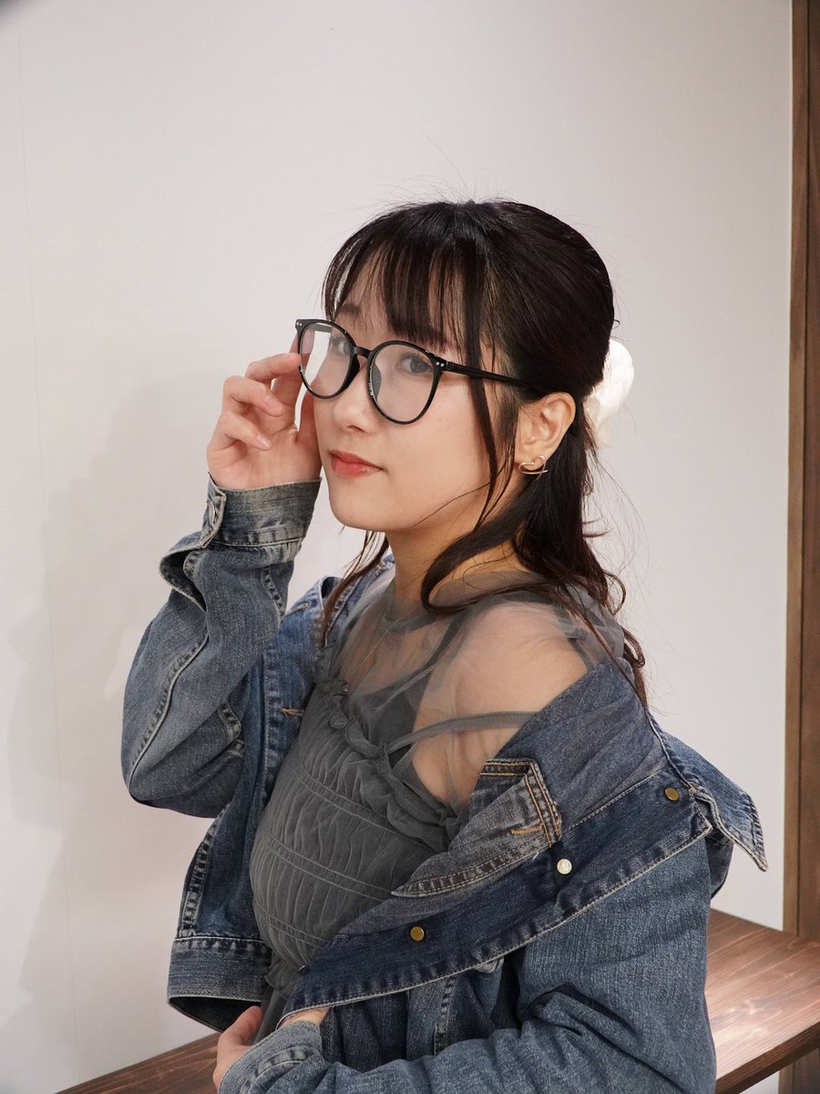 本日の速報🌿
黒縁メガネもいいね🤓✨️