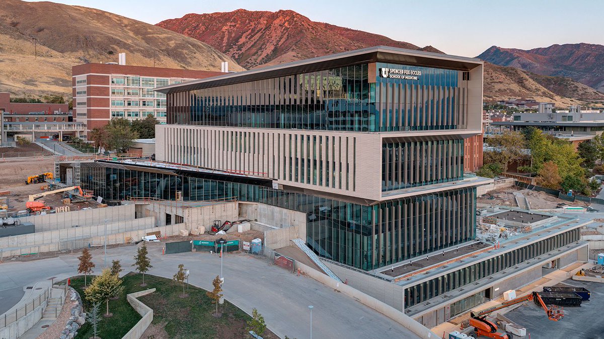 MaxPSoleSource's tweet image. NEW POST fromthefabricator.blogspot.com
The official and annual long-winded GlassBuild recap is here. What a blast this past week was... Our industry, especially the people, is the best. So, check it out, and if I missed you —either in the story or in person —I am sorry. THANK YOU!