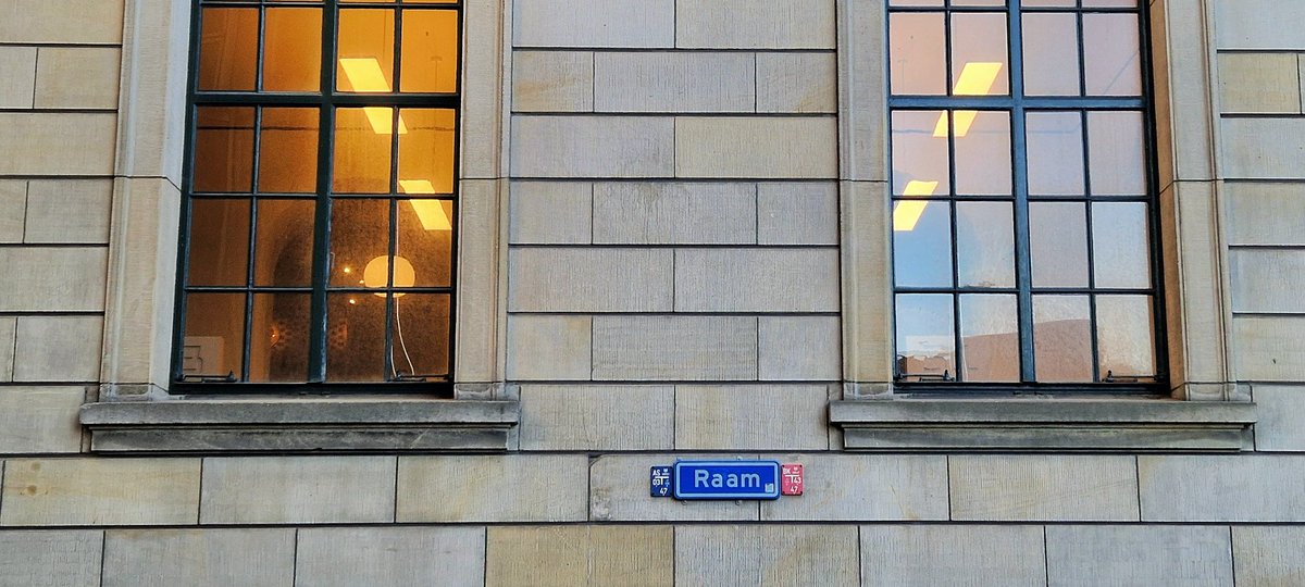 Ooh-ja-joh? 😛
#rotterdam #mijnwereldstadje #achterkantvanhetstadhuis