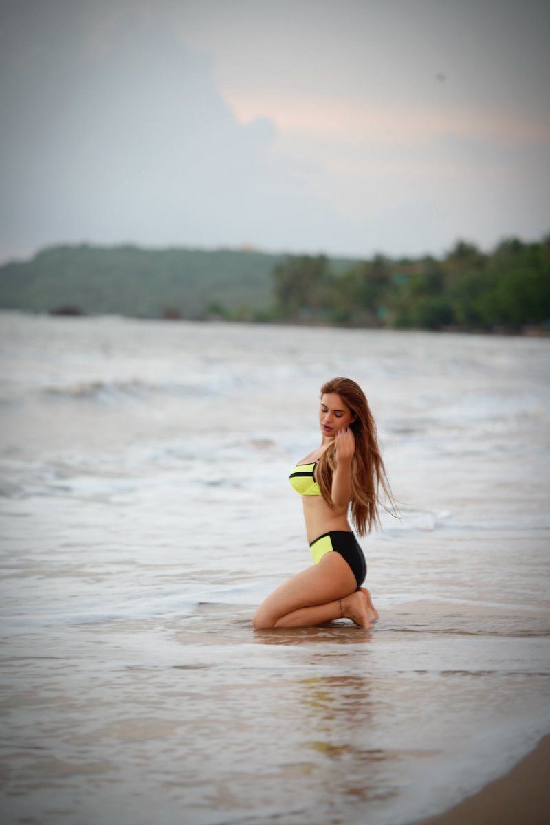 Nehhaamalik's tweet image. Throwback Goa Shoot 📸 🌊😍😍 #takemeback 
:
More pics on instagram.com/p/DQ1dNNKCLPy/…

#nehamalik #nehamalik335 #goabeach #goashoot #goadiaries #beachphotography #beachlove #bikini #beachwear #travelblogger #fyp