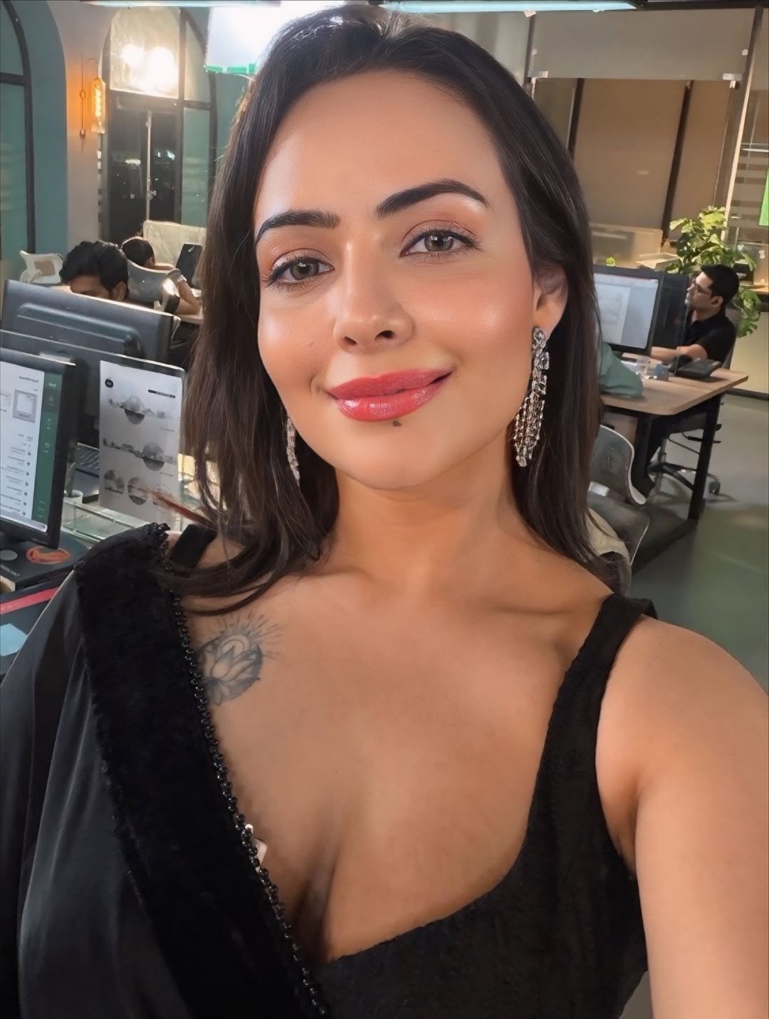 G5UHDVCakAAGaJZ?format=jpg&name=large