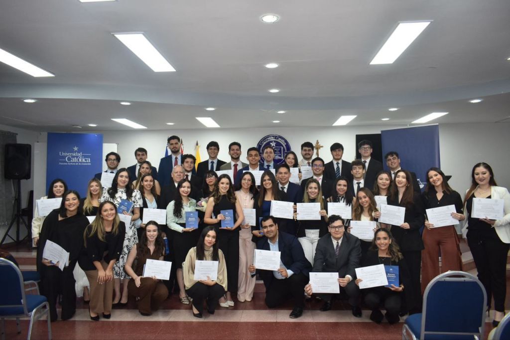 🔴 ABOGADOS

➡️ La Revista Jurídica UC celebra su 33ª edición con un homenaje al doctor José Casañas Levi

➡️ La Facultad de Ciencias Jurídicas y Diplomáticas de la Universidad Católica “Nuestra Señora de la Asunción” realizó, el acto de presentación oficial de la Trigésima