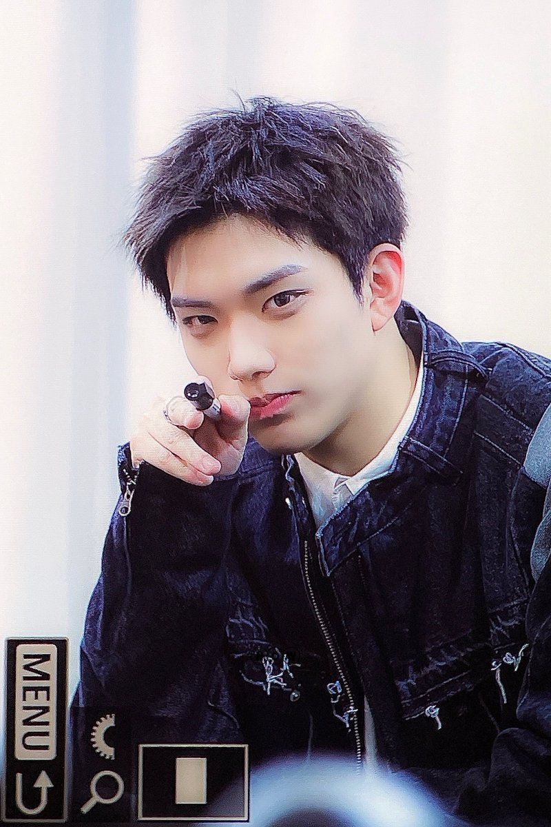 ofHyunMin's tweet image. 251109 📸

#아크 #ARrC #현민 #박현빈 #HYUNMIN