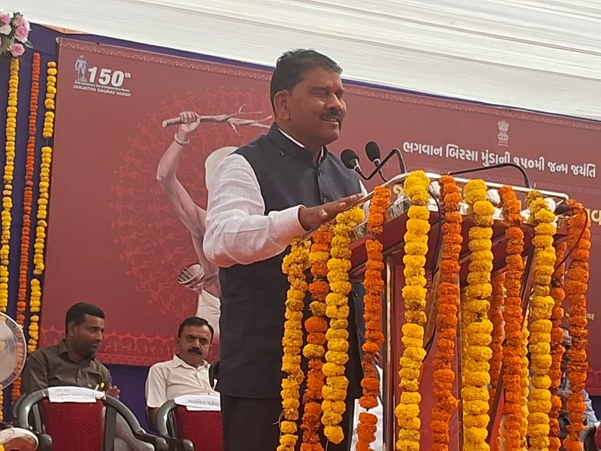 TdoMeghraj's tweet photo. ભગવાન શ્રી બિરસા મુંડાજીની 150 મી જન્મ જયંતી ગૌરવ વર્ષ  ઉત્સવ નિમિત્તે જનજાતિય ગૌરવ રથયાત્રાનો   મેઘરજ ખાતે કાર્યક્રમ
@CMOGuj 
@CollectorArv 
@DdoArvalli https://t.co/YzjIuCJi8b