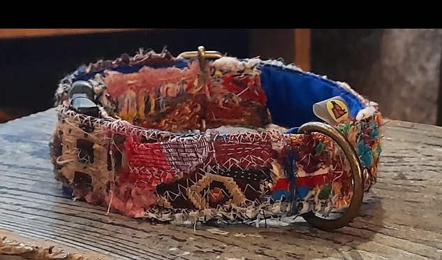 InfoHundsfutter's tweet photo. Aquest #collar és #únic i no es repetirà mai. Com els #gossos. Són únics i mai els oblidem. Se'ns graven al cor per sempre amb la seva #bondat i quan ens fem grans, la nostra ànima és plena de tot l'amor que ens han donat els nostres gossos.
Per això fem els #accessoris per a gossos #individuals i únics.