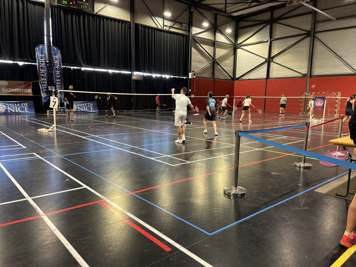 pcondomitti's tweet image. Passage au Campus Staps pour saluer et encourager les participants du championnat de France @FSGTofficiel de badminton doubles hommes et mixtes. 🏸
Merci à Arnaud Berthier et Guillaume Tassy pour l’organisation de cette compétition.
