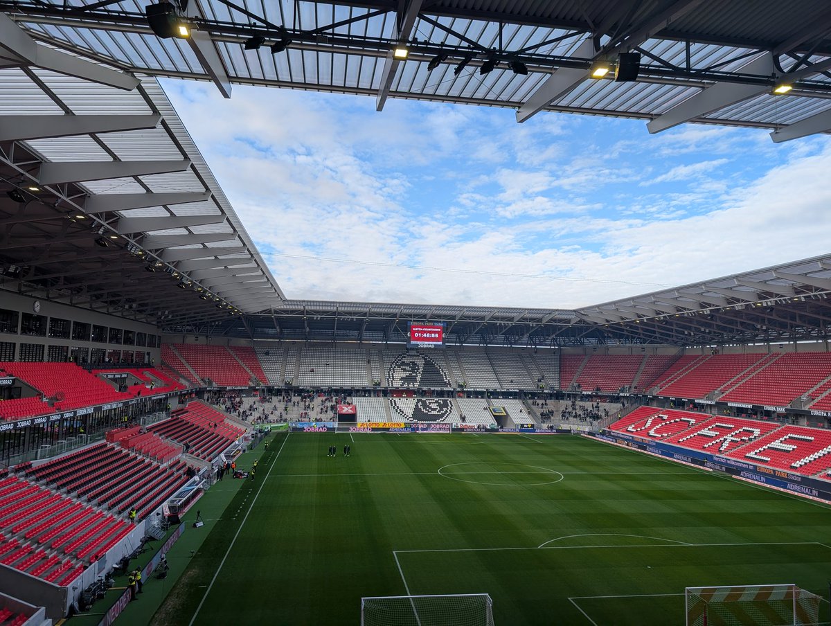 Schorsch92's tweet photo. Hallo #Mooswaldstadion #SCFFCSP https://t.co/Gd7Isb9NRr