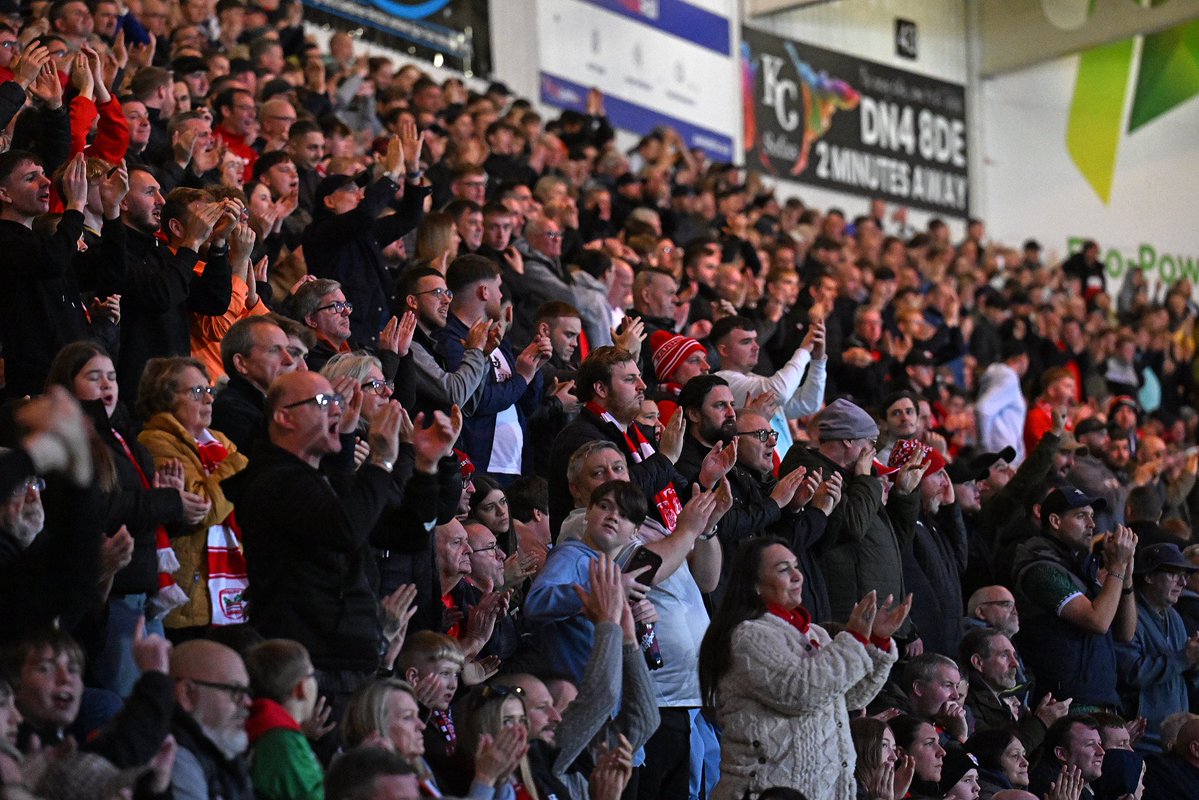 JonoBland's tweet image. 3 points and a sold out away end 😍