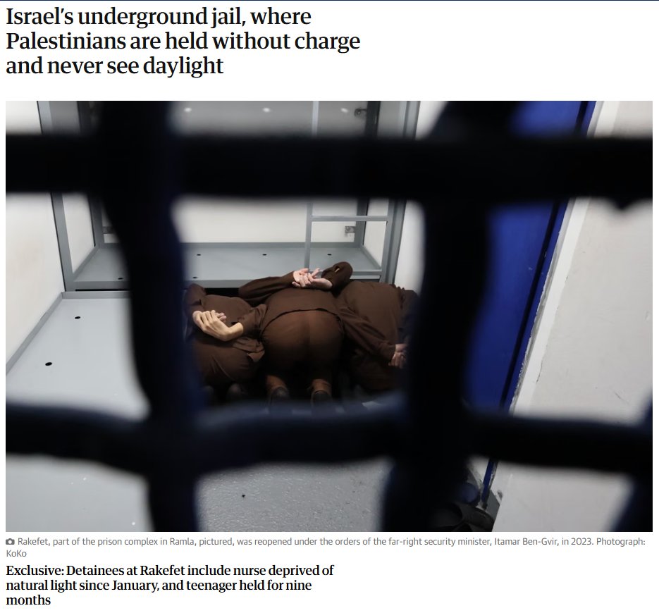 Marchfoward's tweet photo. TERKINI 

RAKEFET: NERAKA BARU RAKYAT GAZA

Selepas Penjara Sde Teman. Kini The Guardian melaporkan rakyat Gaza ramai ditahan di sebuah penjara bawah tanah di Rakefet 

Ramai rakyat Gaza ditahan di penjara itu tanpa sebab dan mereka langsung tidak dapat melihat cahaya matahari sepanjang dikurung dalam penjara itu

Salah seorang Jururawat yang dibebaskan bulan lepas memberitahu The Guardian bahawa dia langsung tak dapat rasai atau lihat cahaya matahari sepanjang dikurung dari Januari lalu 

Penjara Rakefet merupakan penjara yang dibina pada 1980 untuk penjenayah dan ditutup pada 1985 kerana tak berperikemanusiaan. Ia kemudian dibuka semula selepas 7 Oktober 2023 atas arahan Menteri Keselamatan Negara Israel Itamar Ben Gvir bertujuan kononnya mengurung anggota anggota Pasukan Khas Hizbullah dan Palestin 

Tapi sebaliknya penjara itu dipenuhi orang awam Gaza dan Palestin dengan penjara itu memuatkan hanya 15 orang namun 100 orang yang berada di dalamnya sekarang. Banduan turut dipukul teruk, diserang oleh anjing, diberikan makanan sekadar untuk hidup dan tidak memberi penjagaan kesihatan yang baik. Banduan juga tidak dibenarkan berbual dan jarang dibenarkan berjumpa Peguam