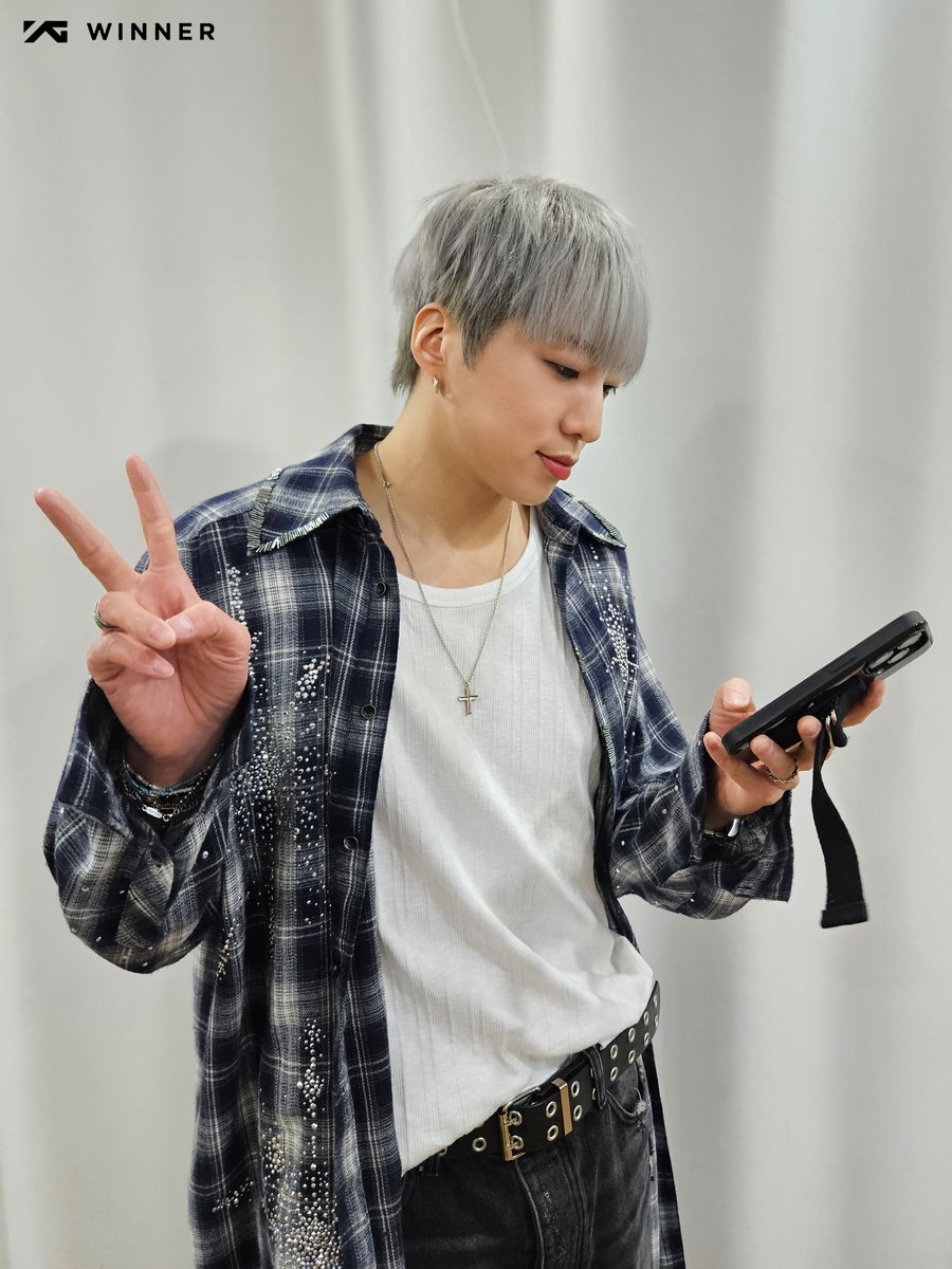 #THANKUINNERCIRCLE

Mon tue wed and thursday Fri sat sun
인서와 함께해 행복한 일주일의 마무리 💙

#KANGSEUNGYOON #강승윤 #YOON
#WINNER #위너 #2ndFULLALBUM #PAGE2