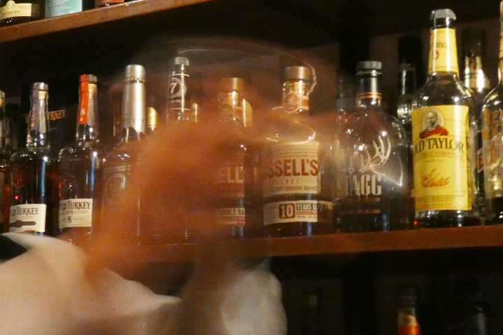 fortunehills's tweet photo. ハニー・イエローの美しいカクテルをいただきました。 ラム酒「ロンリコ」とリキュール「サザンカンフォート」を使った「ジャック・ター」です。 酒言葉は「心の仲間を求める白雪姫」。ゆっくり時間が進む空間です。#ハニーイエロー #カクテル #ジャックター #シェーカー #フルーティー #dbar https://t.co/sivecHHIun