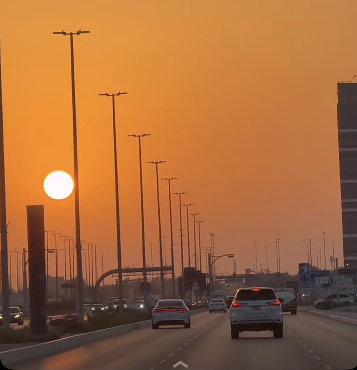 hudasm__'s tweet image. مرحبا ياطيف خلي بعد حل الغروب 
الدقيقه في غيابك على الولهان عام💜