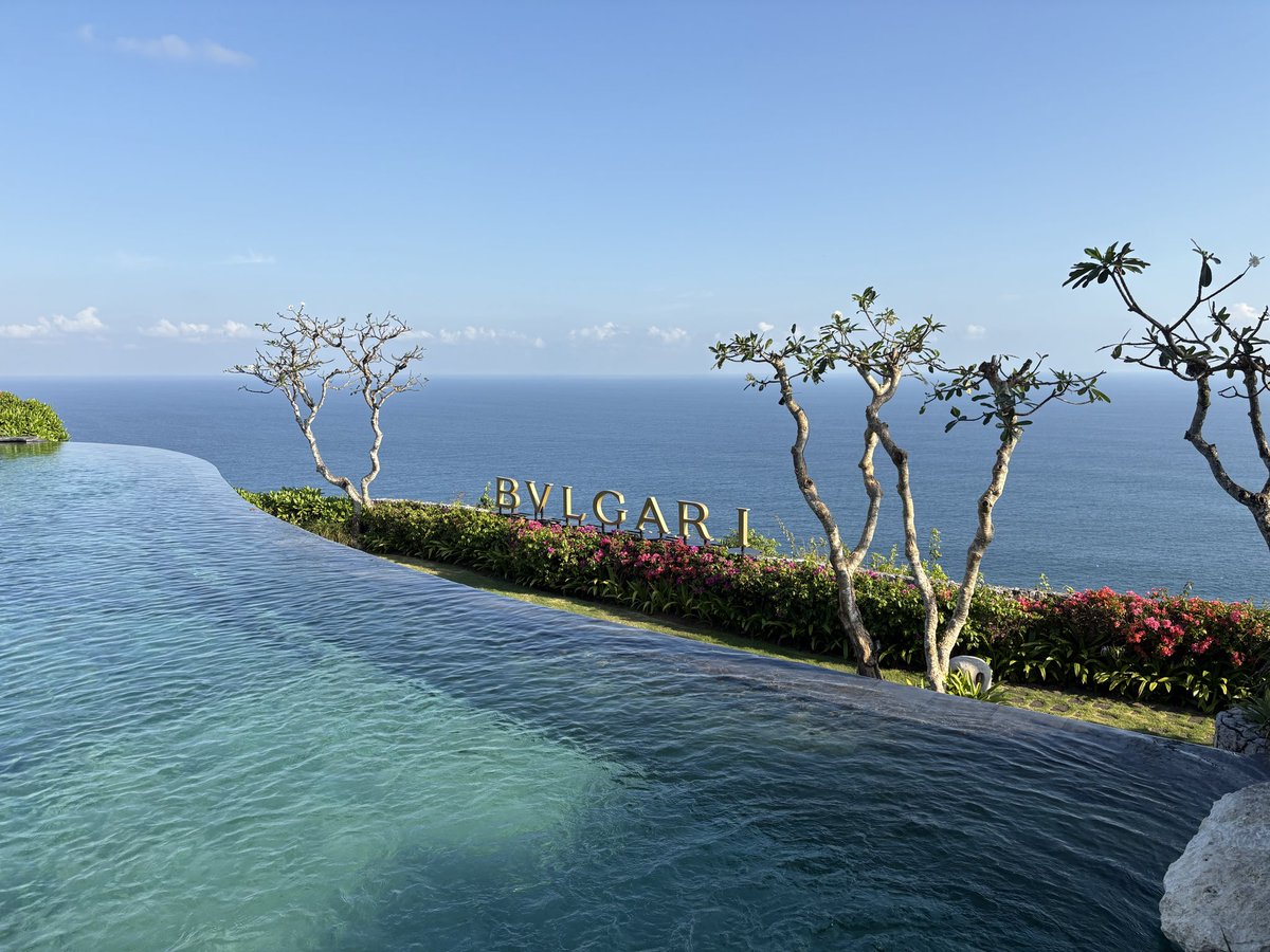 ggyour18's tweet photo. nice bvlgari https://t.co/KvAGsEA0SE