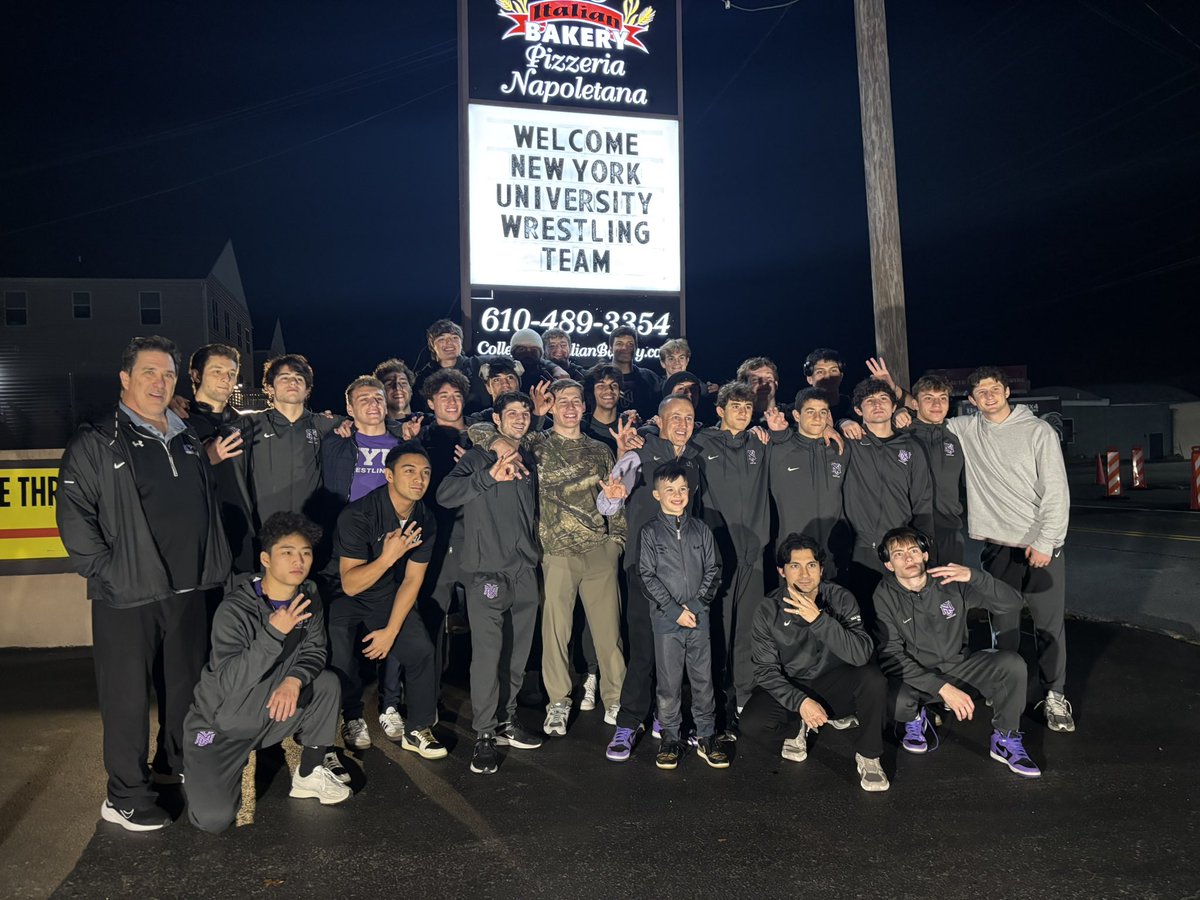 CoachCLuce's tweet image. #3peat  @CvilleBake