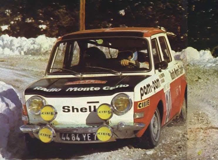 Josepasion1970's tweet image. El Simca 1000 Rallye fue el pequeño gigante del Montecarlo: motor trasero, tracción trasera y un coraje que vencía a coches mucho más potentes. Ligero, ágil y puro espíritu racing. 🏁

#Simca1000 #RallyMonteCarlo #Clásicos #Motorsport #RacingHistory