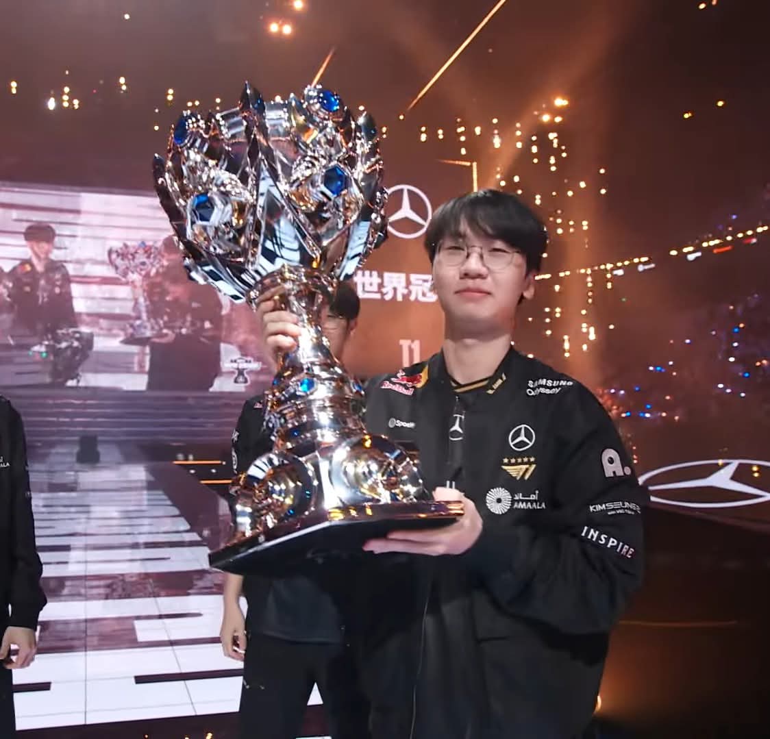 thao_bora's tweet photo. @T1LoL Doran Your journey will be brilliant🏆 https://t.co/DowS6Ey8e3