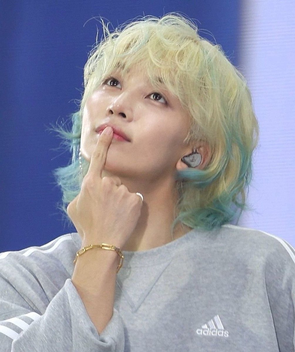Sugar down bad for Jeonghan tweet media