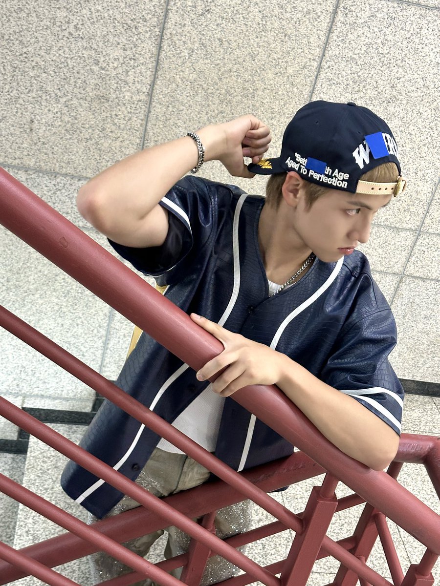 82Message's tweet photo. [#동네친구_성일]
일요일엔 어디 가요~? 인기가요~

#82MAJOR #82메이저 #에이티투메이저
#조성일 #CHOSEONGIL https://t.co/DFr81UO9X0