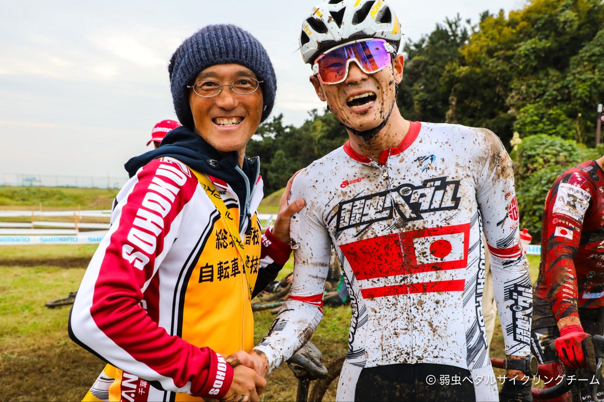 JCX 第4戦 幕張シクロクロス🏆

前回に続き、今回も泥レース。

前回届かなかったポディウムの一番高いところに、今回は立つことができました。

サポートしてくださったチームスタッフの皆さま、
そしてたくさんの応援、本当にありがとうございました！