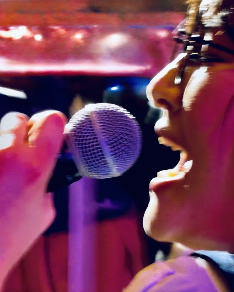 classy_node's tweet image. 新しい学校はすゝむツアー@富士

SUZUKAが目の前にきて、夢のようでした🏫その歌唱力と脚線美に痺れました⚡️

 #新しい学校のリーダーズ #THEMARCHINGOFAGTOUR
#新しい学校はすゝむツアー
#AG