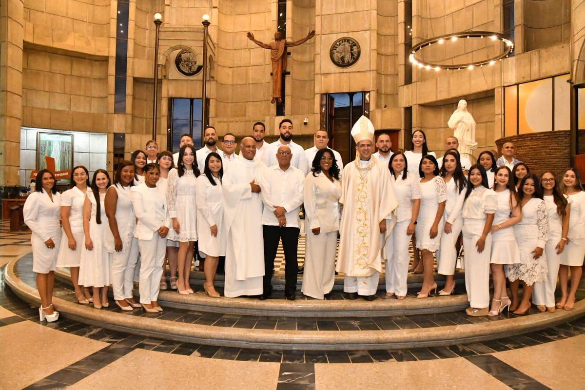 CoopVegaReal's tweet photo. #EUCARISTÍA | Agradecemos al Arzobispo Coadjutor, Monseñor Carlos Tomás Morel Diplán, y a todos los que nos acompañaron en la eucaristía de acción de gracias por el 43 aniversario de Vega Real.
#YoSoyReal #VegaReal43Años #GrandeYConfiable https://t.co/HbeHPE5vdy