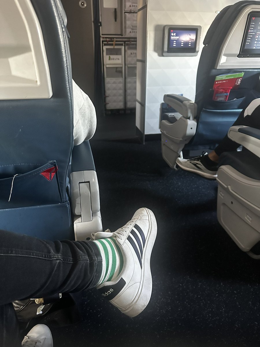 CalWilliamsComm's tweet image. Yesterday was wild. From a 4 hour flight delay, to getting to the stadium 90 minutes prior to kick, to seeing some old faces &amp;amp; being back in a familiar setting for the 1st time in several years…. To THAT game. Lovely to be back in MN and to call an “i was there” type game #MNUFC