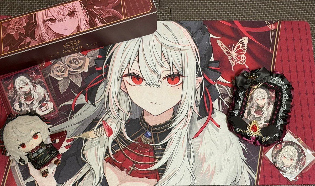 ラバーマットは可愛いサーニャちゃんが大きく描かれているので最高です