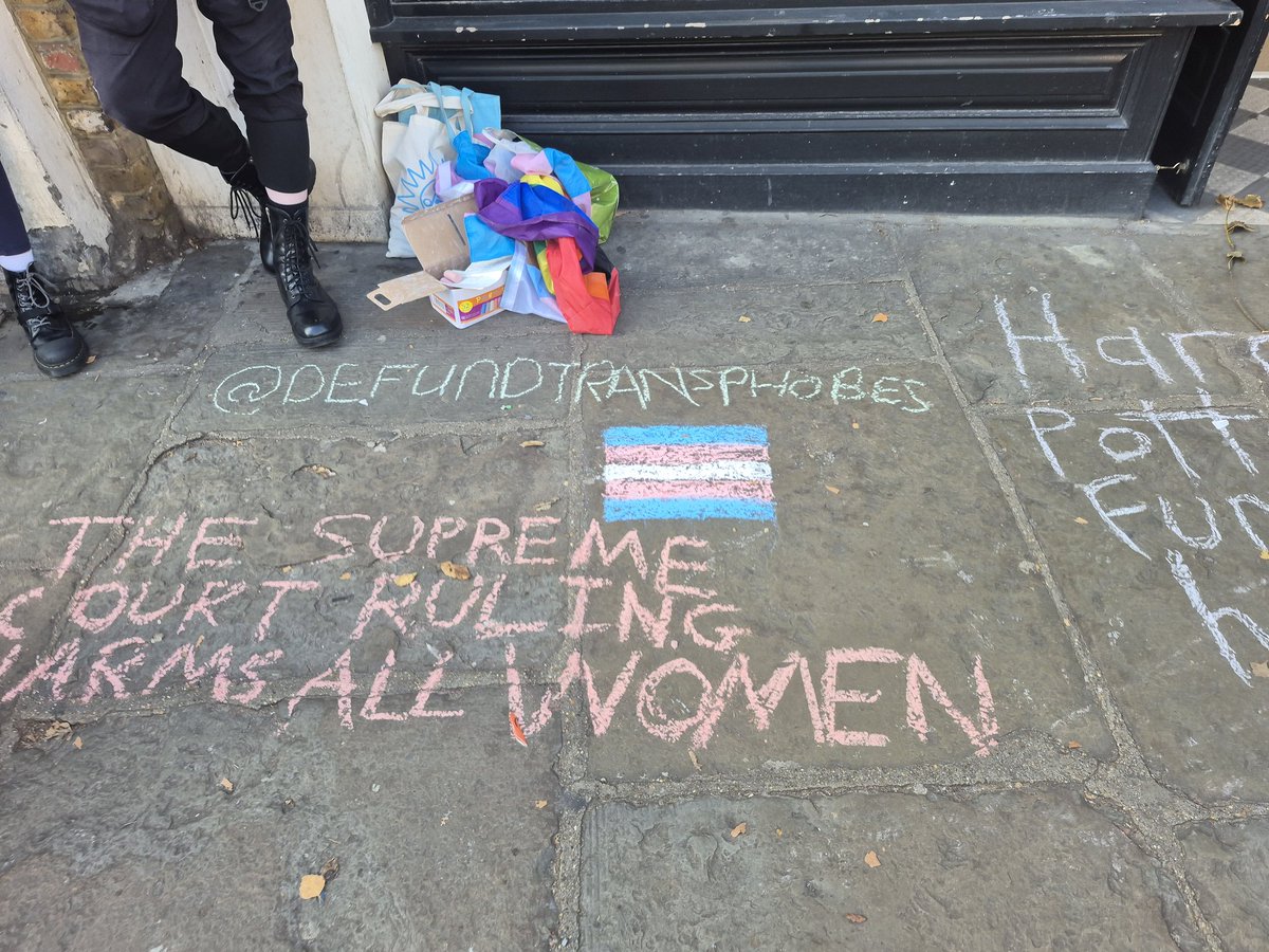 Just walked into this outside Waterstone's in Greenwich.
All middle-class men in their early twenties.
I challenged their bullshit whilst they just stood smirking like hyenas in a huddle. 🙄