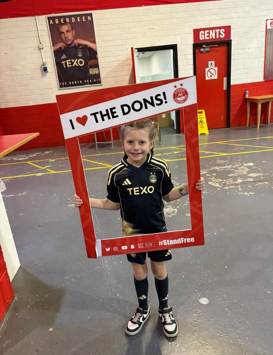 We will remember young Dons fan Olivia Edwards, who tragically passed away just before her 9th birthday.

Join us with a minute’s applause on the 9th minute to pay tribute to one of our own taken far too young.

Stand Free, Olivia

Please share 🙏🏼