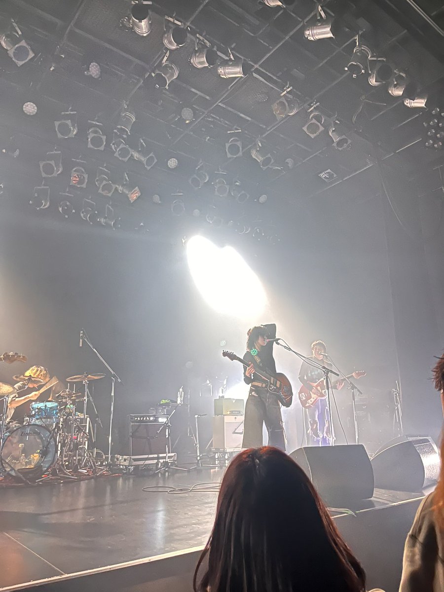 molll_u_u's tweet image. 人生でいちばんくらいに近すぎて、
めちゃくちゃに楽しい最高のライブだった
また絶対行くぞー！！
#chilldspot
#midwaytour
