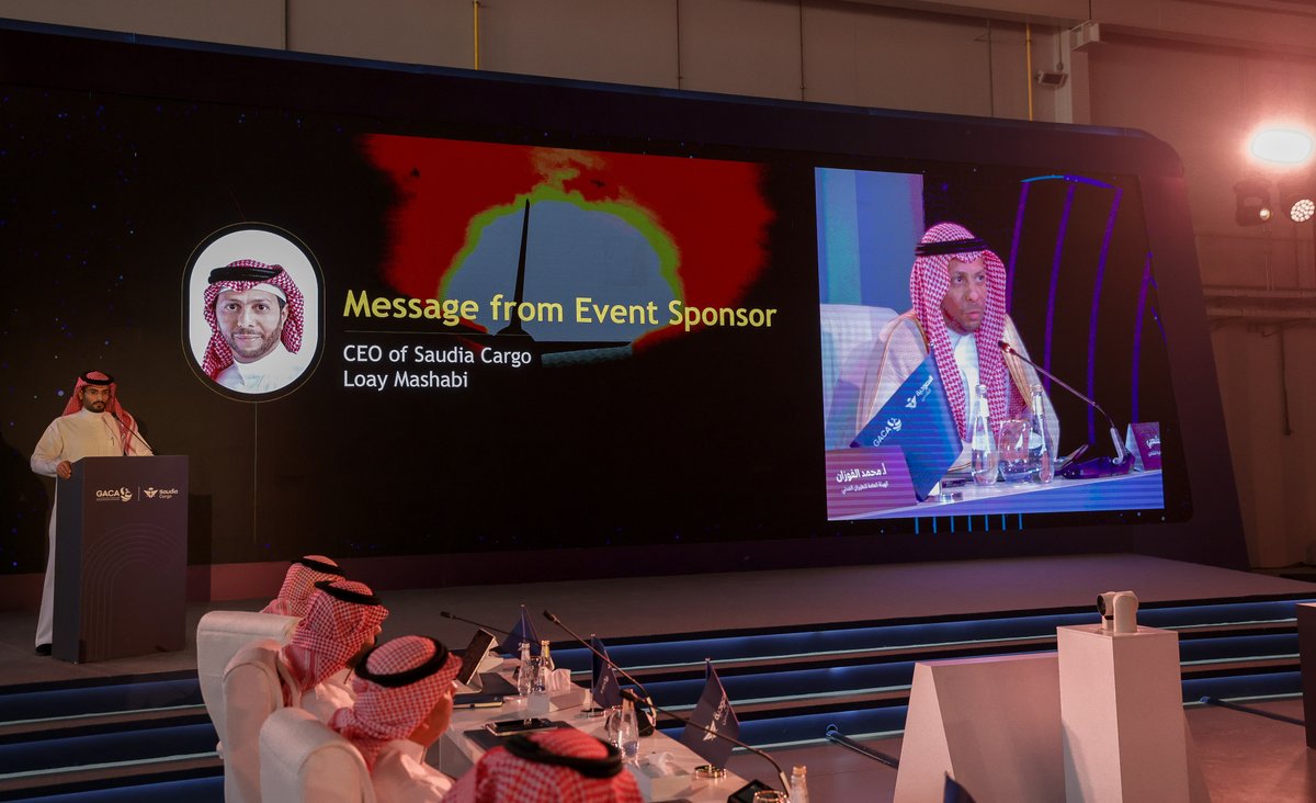 شارك الرئيس التنفيذي والعضو المنتدب لـ #السعودية_للشحن، المهندس لؤي مشعبي، بكلمة افتتاحية خلال الاجتماع الثامن عشر للجنة التوجيهية لتفعيل برنامج الطيران، حيث أكد دور الشحن الجوي في تمكين مستهدفات الإستراتيجية الوطنية لقطاع الطيران وتعزيز مكانة المملكة كمركز لوجستي عالمي ضمن