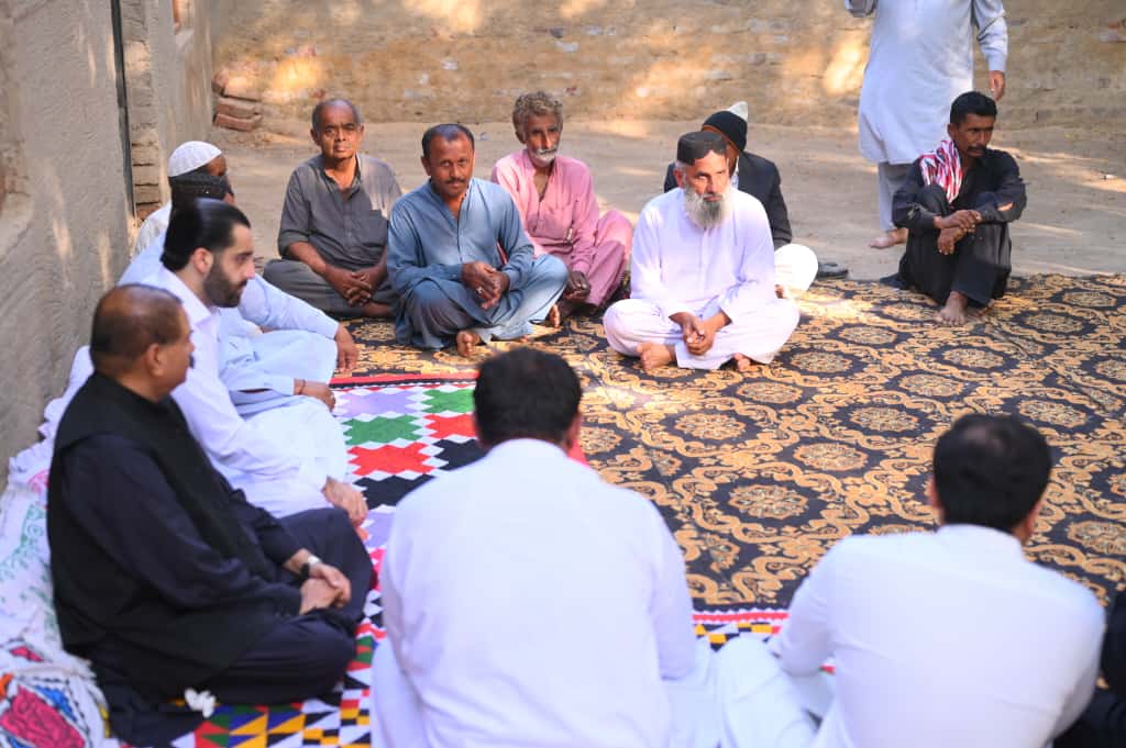 AliHyderKaleri1's tweet photo. پاکستان پیپلزپارٹی کے رہنما راول شرجیل میمن نے پی ایس 61 کے مختلف برادریوں سے اظہار تعزیت وفاتحہ خوانی کی اور لواحقین سے دلی ہمدردی کا اظہار کیا,
@rawalsharjeel @sharjeelinam https://t.co/skrrEUuOwr