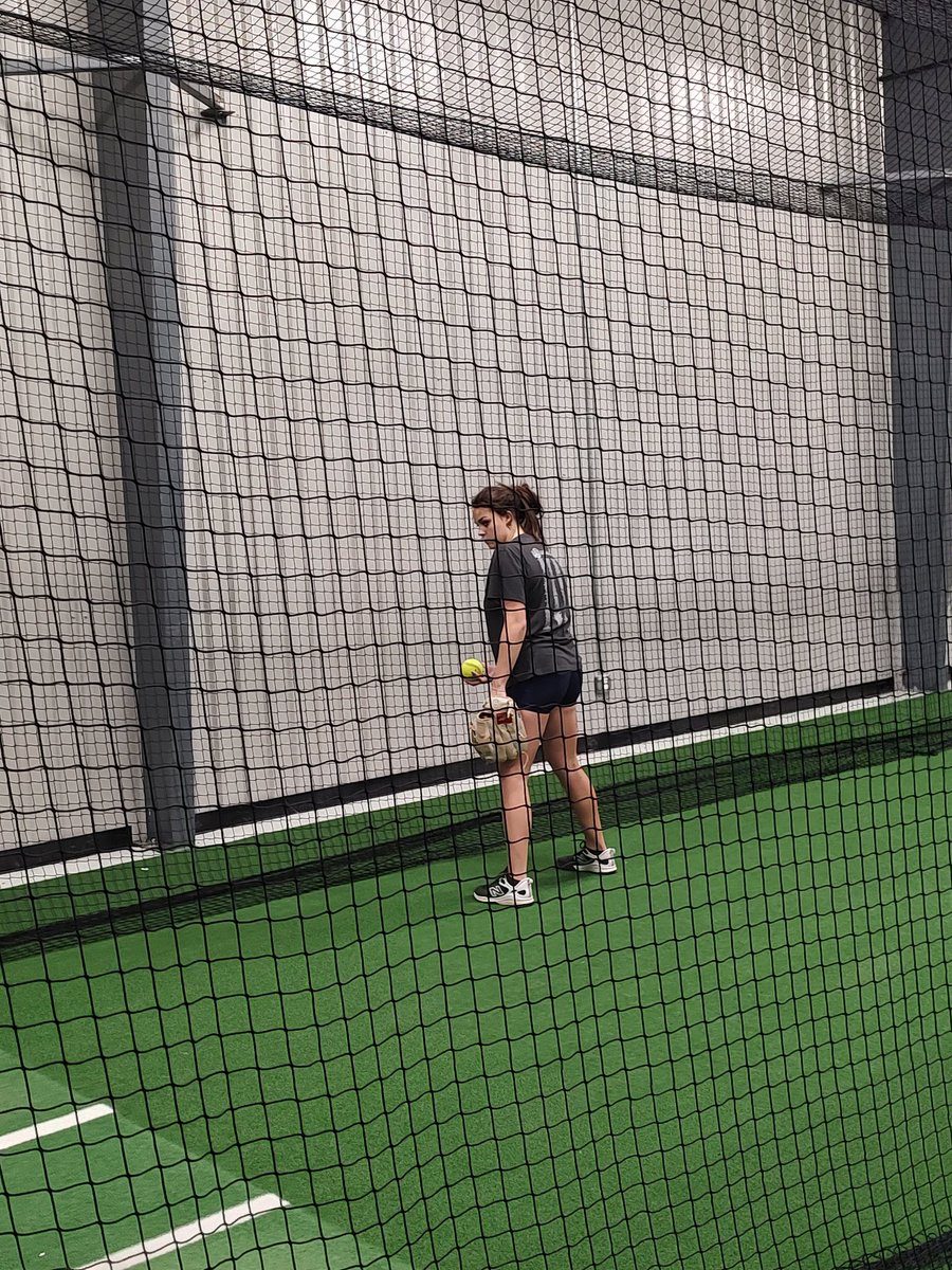 LC Softball tweet media