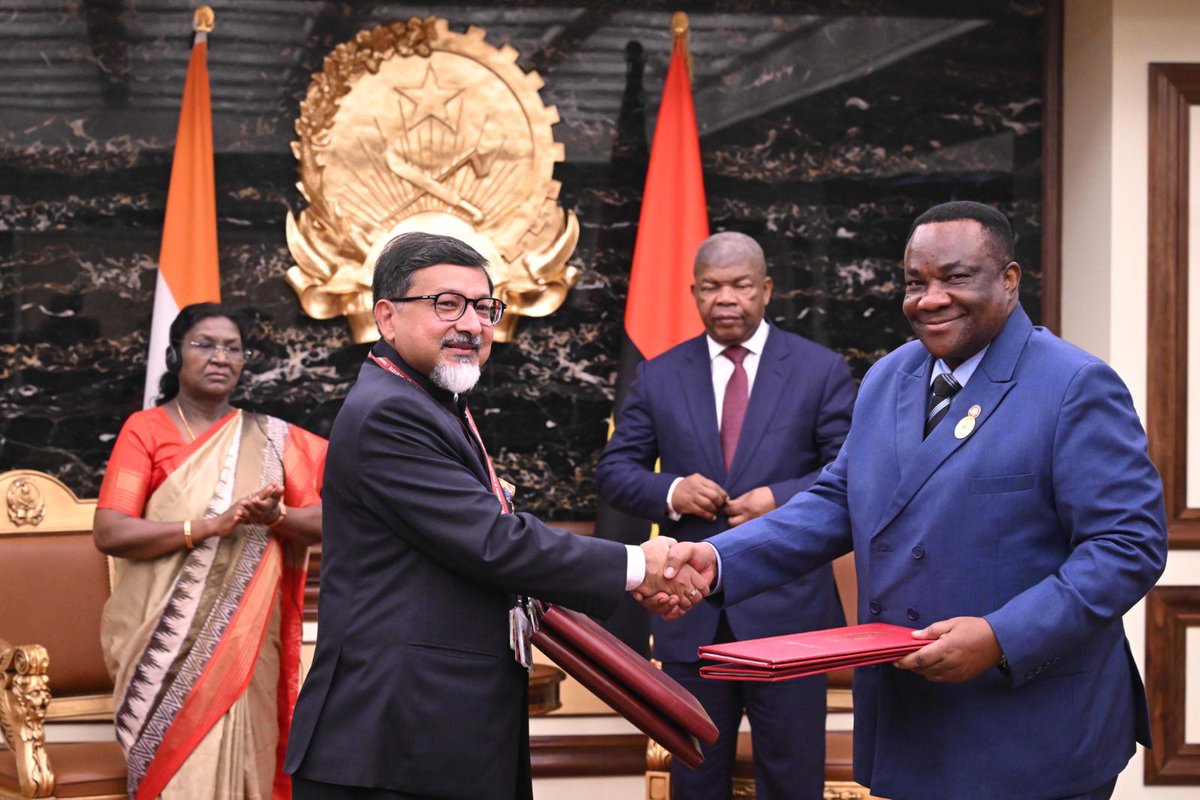 🇮🇳-🇦🇴| Ever stronger India-Angola ties !  

President Droupadi Murmu <a href="/rashtrapatibhvn/">President of India</a> met with President João Manuel Gonçalves Lourenço of Angola today at the Presidential Palace, Luanda.

Both leaders held extensive discussions on ways to further deepen the cooperation,