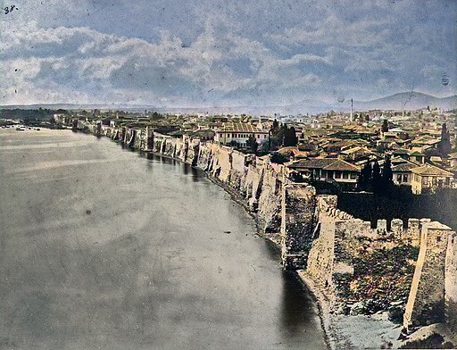 RomeInTheEast's tweet image. My favorite photo of Thessaloniki is this old one which shows the Roman sea walls intact (colorized)