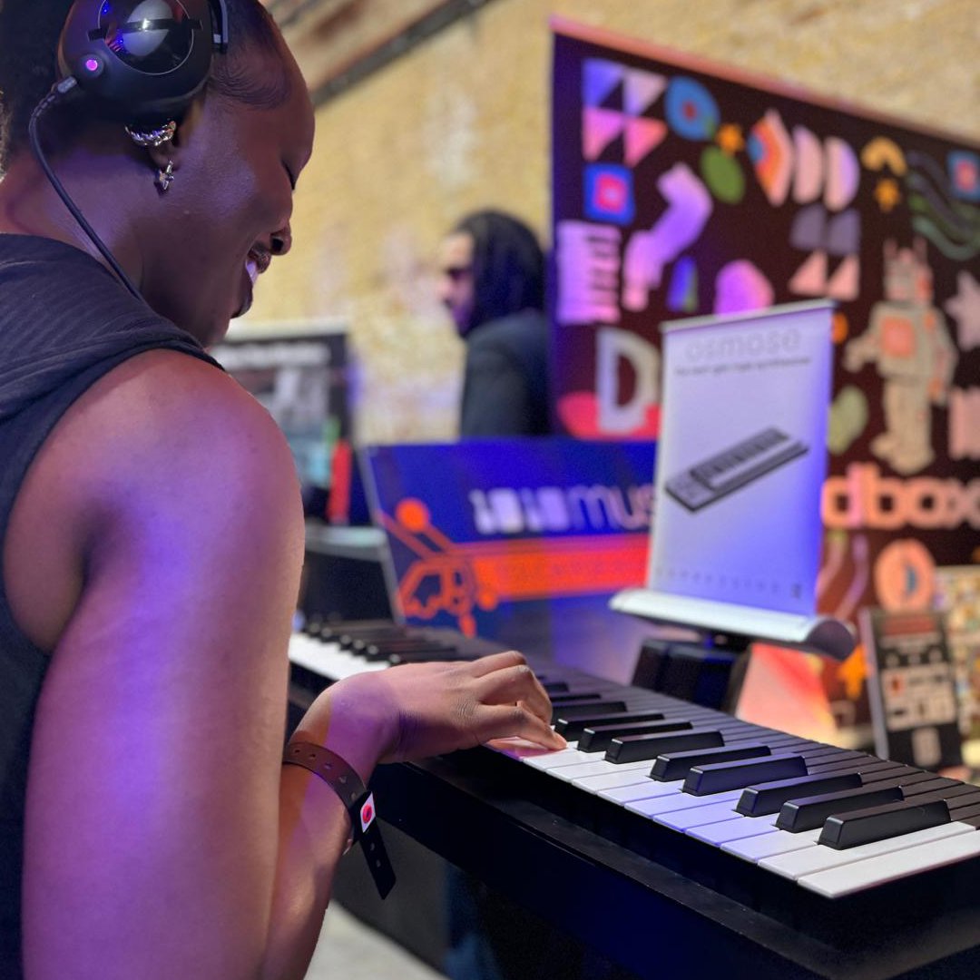 SourceDist's tweet image. Day 2 of #WEDJ2025 is on!

Yesterday we dove deep synths &amp;amp; pro audio with London’s DJ scene at the @westend_dj show.

Hands-on with 1010music, Rodec, Eventide ASM, Dreadbox &amp;amp; Expressive E, exploring the best in music tech.

#westendDJ #MusicTech #ProAudio #SynthCommunity