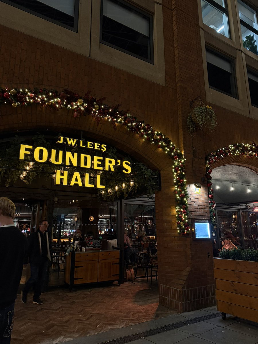 Madamecity1's tweet image. Ma balade d’hier soir #safeplace #manchester