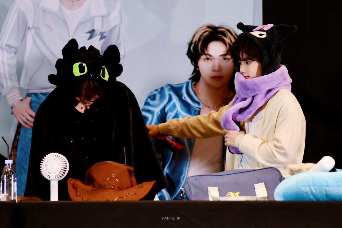 🫳🏼

【2025.11.09 Muvve팬싸 in Kuala Lumpur】
#행운즈 #luckyz 
#ZEROBASEONE #ZB1 #제로베이스원